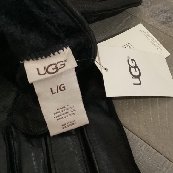 UGG Faux Fur Lined Wrangell Smart Glove, size L - Picture 5 of 6
